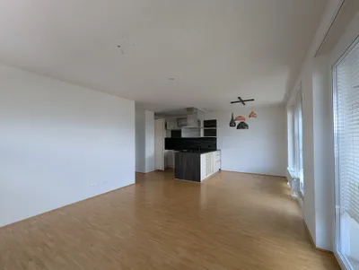 Schöne, helle, komfortable 3 Zimmerwohnung, 76m2 von Privat plus 16m2 Balkon Tiefgaragenplatz Lift, photo 3