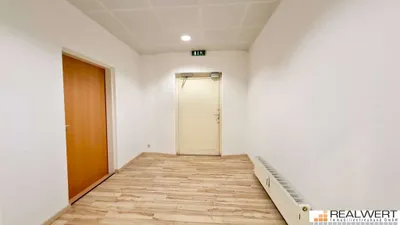 9-Zimmer-Gewerbeimmobilie mieten in Salzburg Stadt – 261 m², € 3.048 – Bild 5 von 8