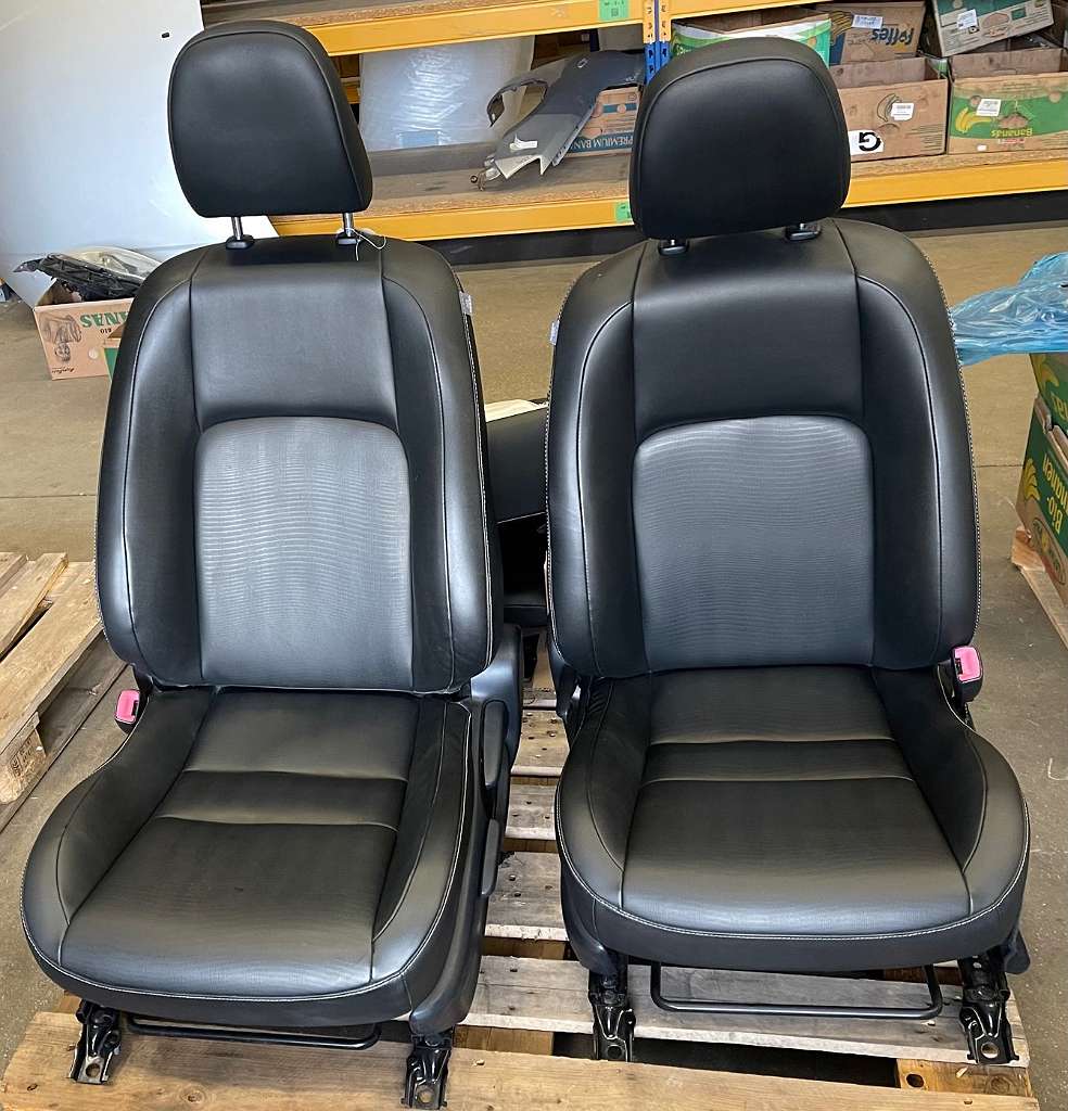 Sitze / Sitzbezüge - Innenausstattung (Passend für Marke: Lexus)