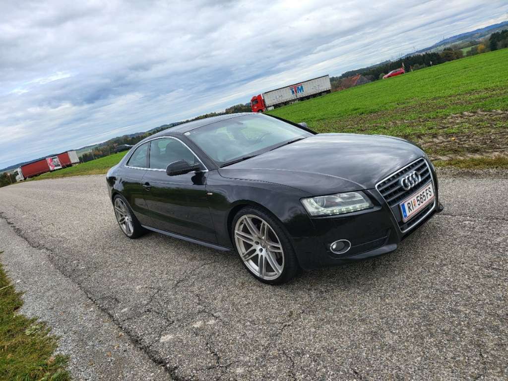 Audi A5 Rückbank mit Armlehne, Getränkehalter, Staufach und Skiöffnung, €  70,- (1230 Wien) - willhaben