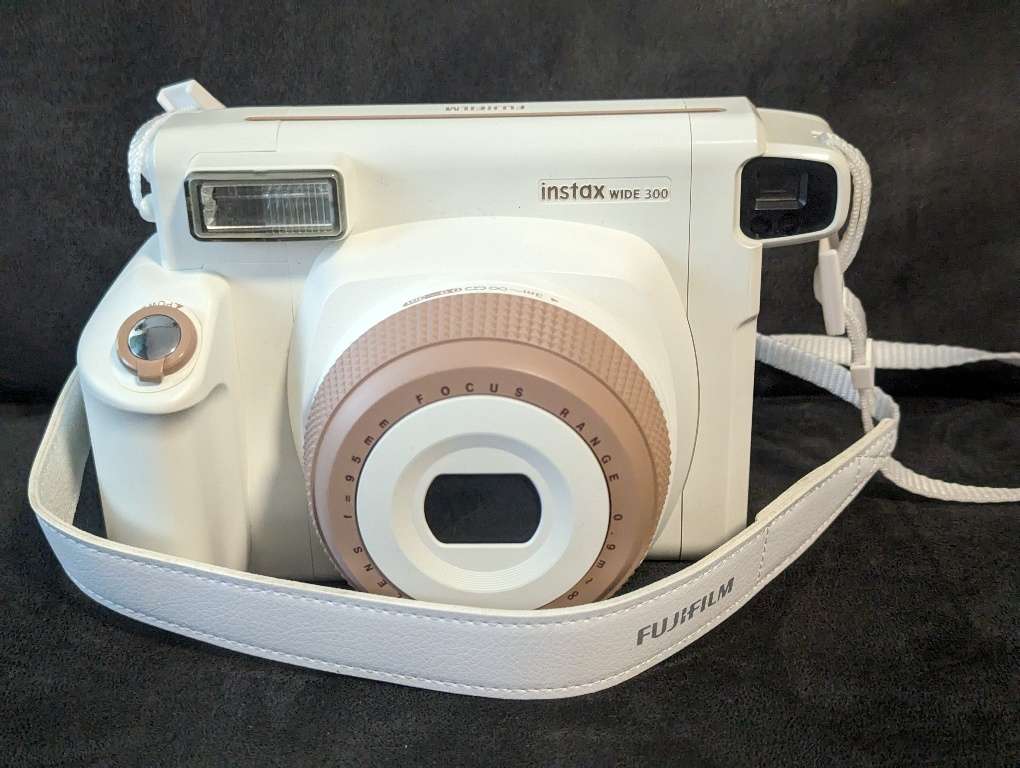 Fujifilm Instax WIDE Sofortbildkamera, - willhaben 75,- (8053 300 € Graz)