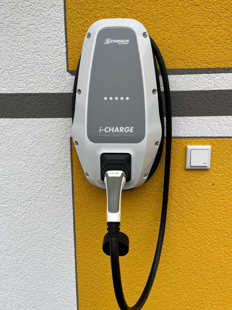 Eufab Batterieladegerät, € 25,- (9122 Wasserhofen (Gde.:St. Kanzian am  Klopeiner See)) - willhaben