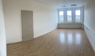 3-Zimmer-Gewerbeimmobilie mieten in Baden – 106 m², € 1.252 – Bild 5 von 7
