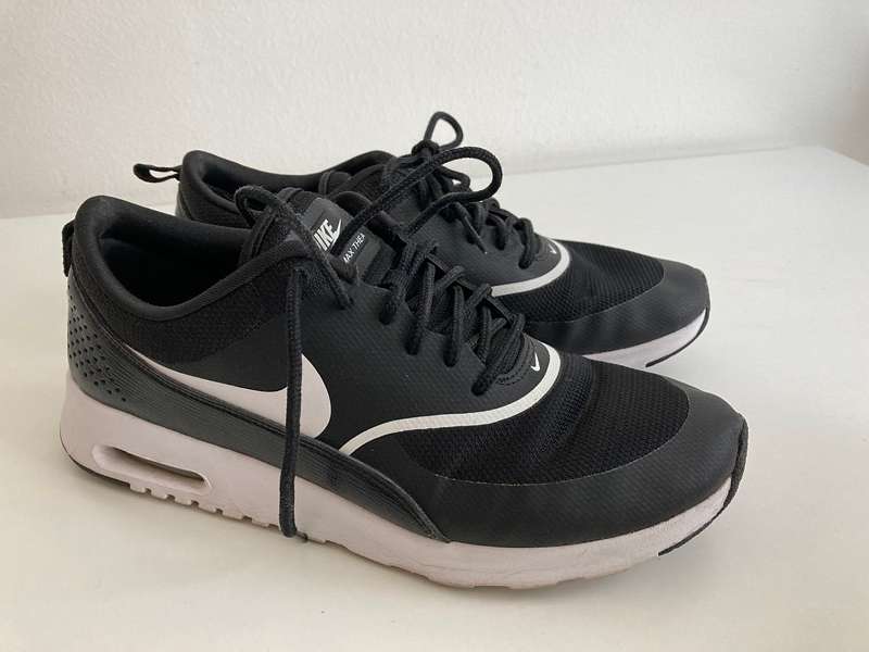 Nike thea schwarz online clearance kaufen