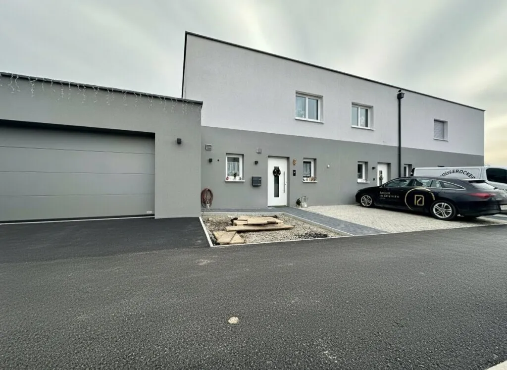 Förderfähig: belagsfertiges Mittelreihenhaus - Ansicht 2