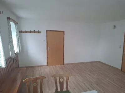 10-Zimmer-Immobilie mieten in Rohrbach – 160 m², € 960 – Bild 2 von 10