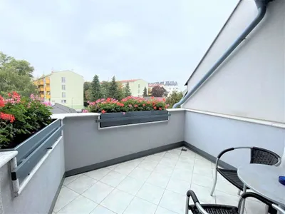 Attraktives voll möbliertes Apartment mit 2 Terrassen / attractive fully furnished apartment with 2 terraces – Bild 2
