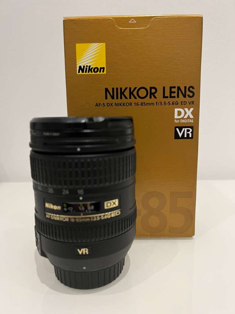 Nikon AF-S DX 16-85mm 3.5-5.6G ED VR schwarz