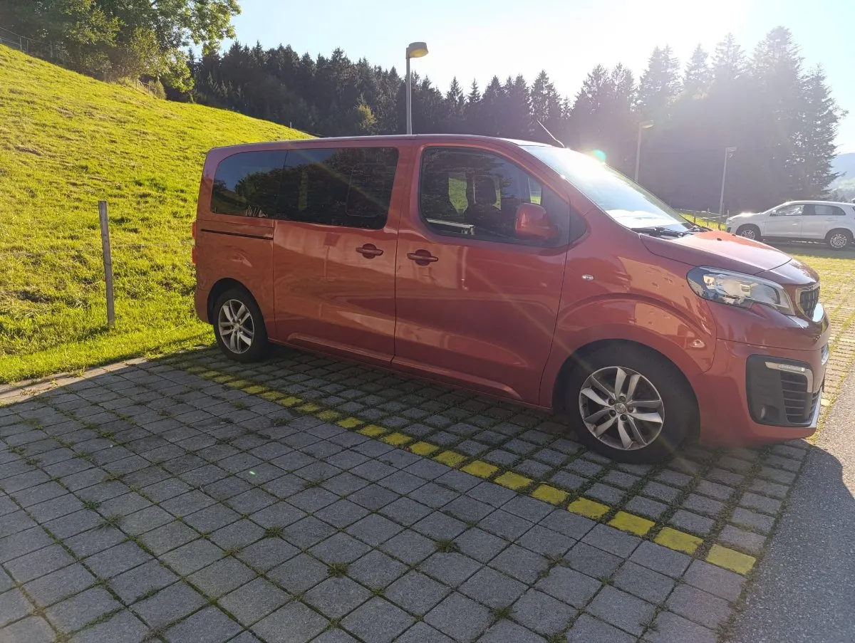 Peugeot Traveller 2019 photo 3