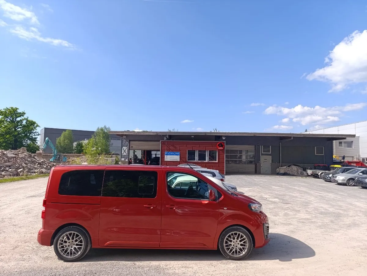 Peugeot Traveller 2019 photo 2