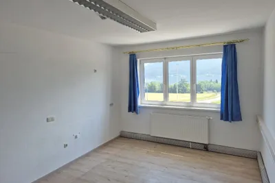 Gewerbeimmobilie mieten in Gmunden – 16 m², € 522 – Bild 4 von 10
