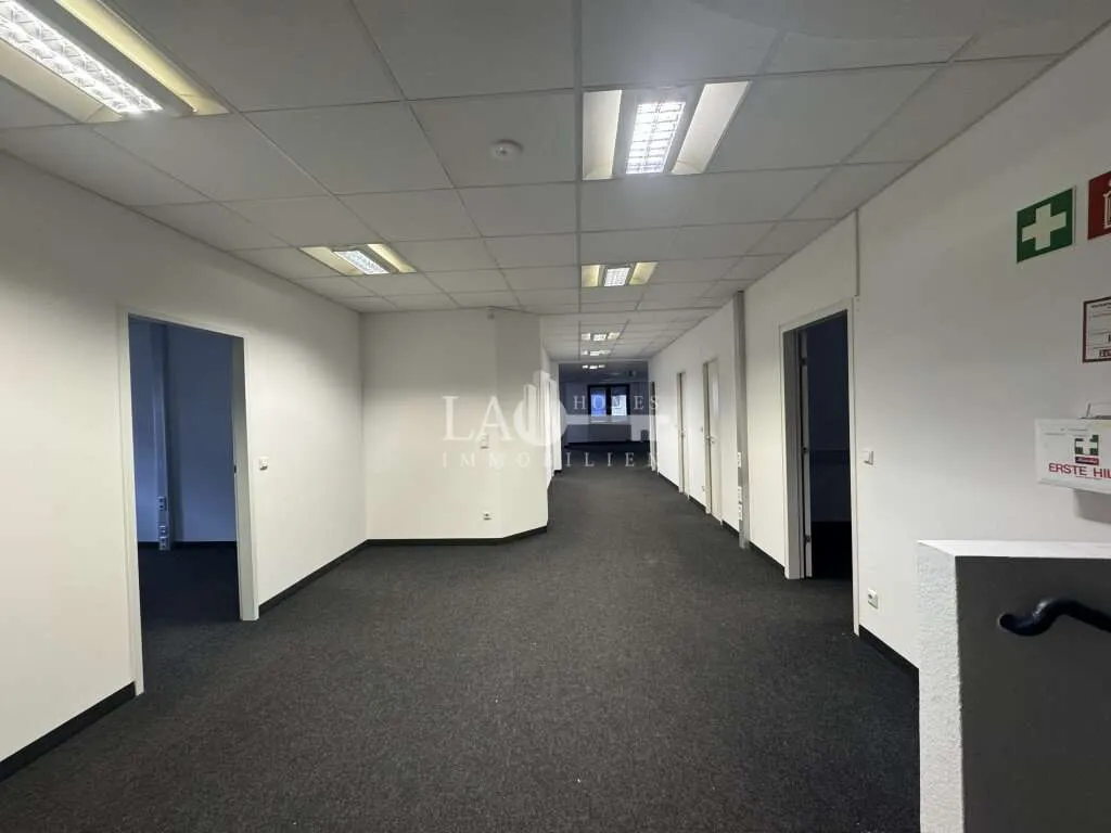 Großzügige Büro/Praxis 1 OG in Top Lage - ca. 423 m² Ideal für Ihr Business! - Ansicht 2
