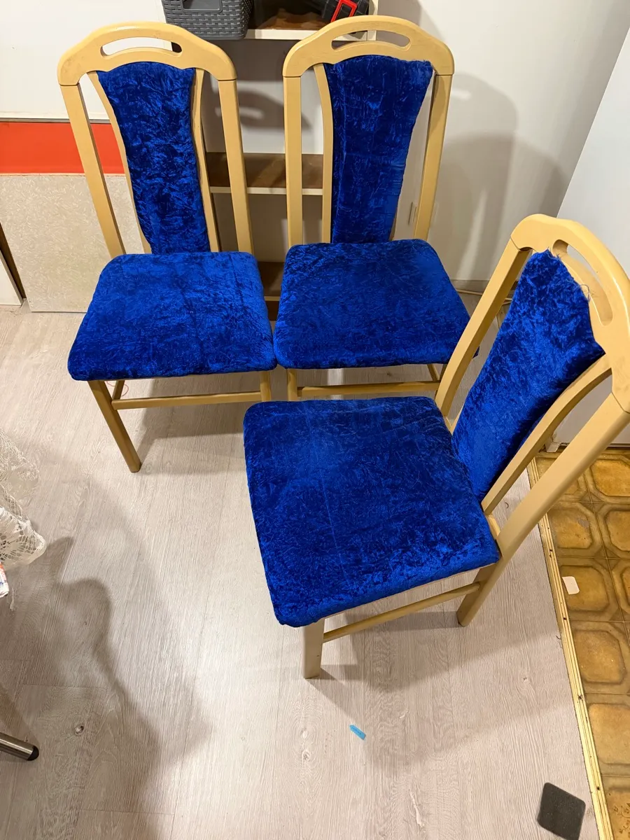 Zu verschenken: Sessel / Stühle - Sofas / Sessel (Material: Holz)