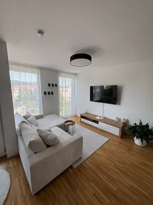 2-Zimmer-Wohnung mieten in Baden – 62 m², € 988 – Bild 1 von 11