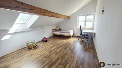 10-Zimmer-Haus kaufen in Neunkirchen – 278 m², € 565.000 – Bild 13 von 25