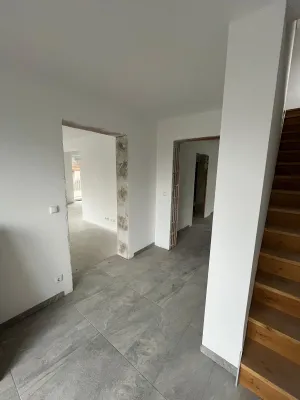7-Zimmer-Wohnung mieten in Braunau am Inn – 150 m², € 2.250 – Bild 2 von 5