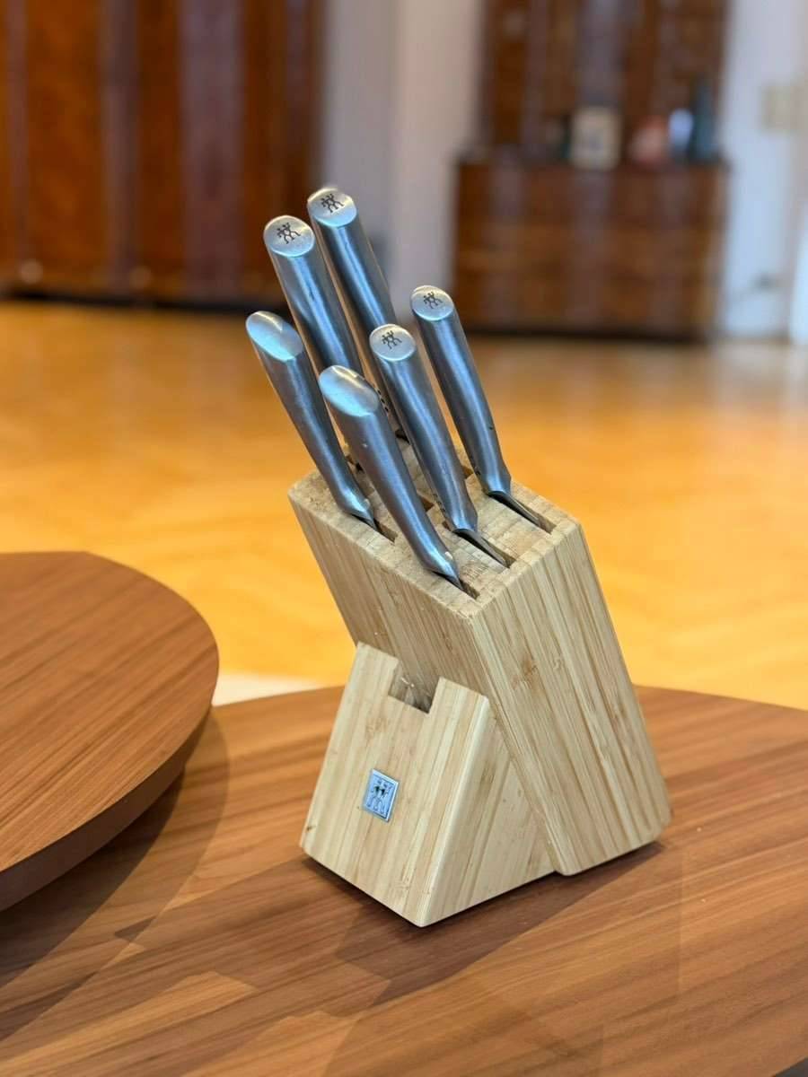 Zwilling Profile Messerblock aus Bambus mit Edelstahlmessern,  130,- (1190  Wien) - willhaben