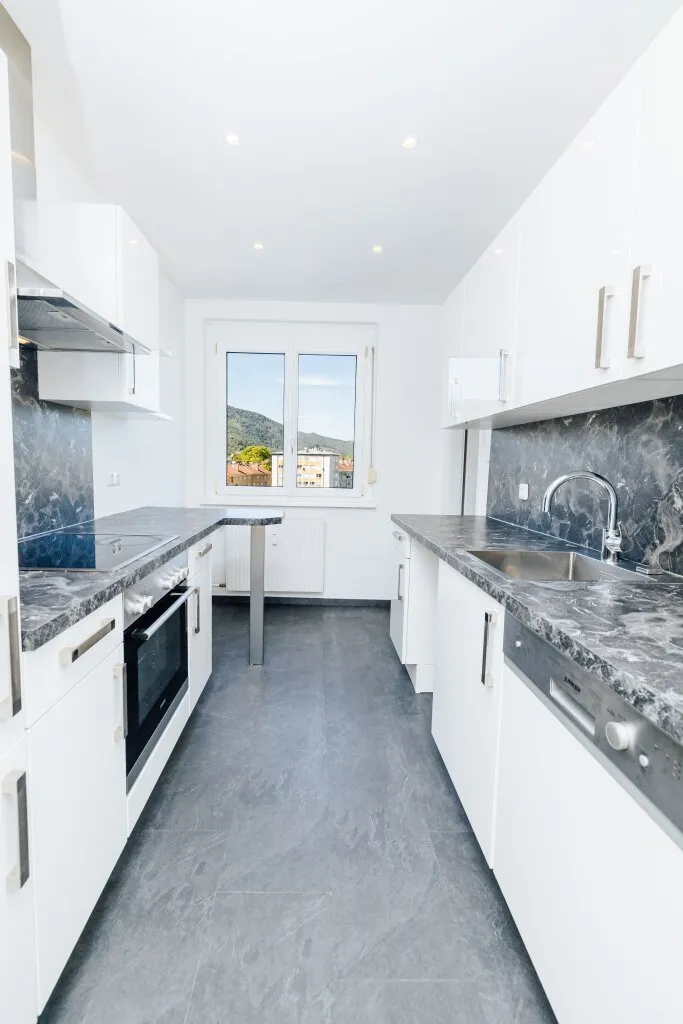 TOP DEAL I WESTBALKON I BADEWANNE I MODERNISIERT I SMARTE RAUMAUFTEILUNG I HAUSTIERE ERLAUBT I RUHIGE LAGE I 6. STOCK MIT LIFT I PROJEKT WOHNEN - Ansicht 3