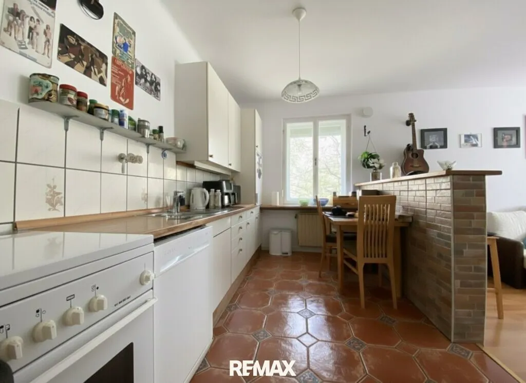 Gemütliche 2-Zimmer-Wohnung mit prachtvollem Gemeinschaftsgarten! - Ansicht 3