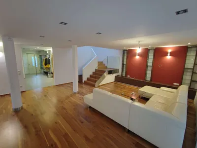 6-Zimmer-Haus mieten in Baden – 201 m², € 2.100 – Bild 2 von 25