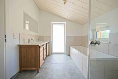 2-Zimmer-Wohnung mieten in Gmunden – 90 m², € 1.900 – Bild 12 von 13
