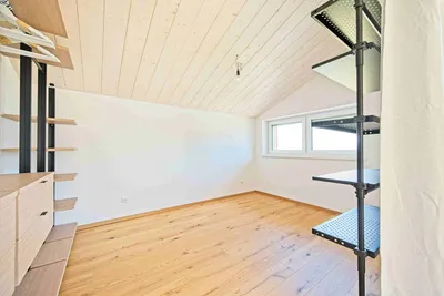 2-Zimmer-Wohnung mieten in Gmunden – 90 m², € 1.900 – Bild 10 von 13