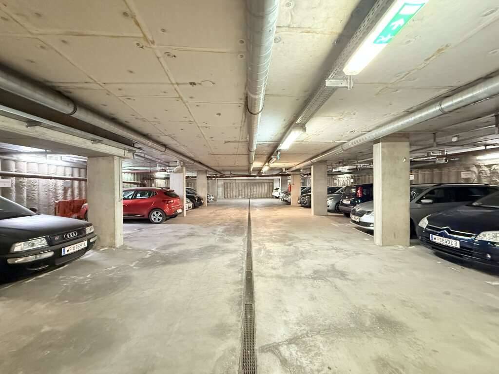 Flachgasse 1 - Garagenplatz bei U3 Hütteldorfer Str. / 10A Bus und Straßenbahnen 10, 46, 49, 52! - Ansicht 2
