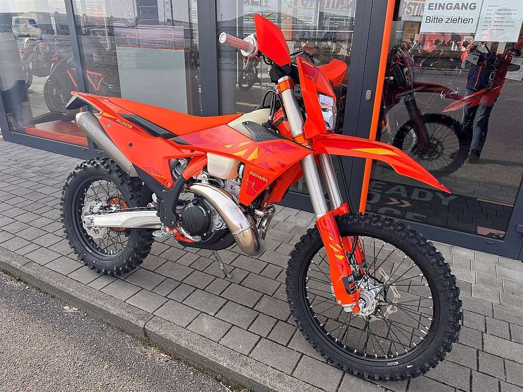 KTM 300 EXC SIX DAYS Modell 2025 lagernd & sofort v... Enduro