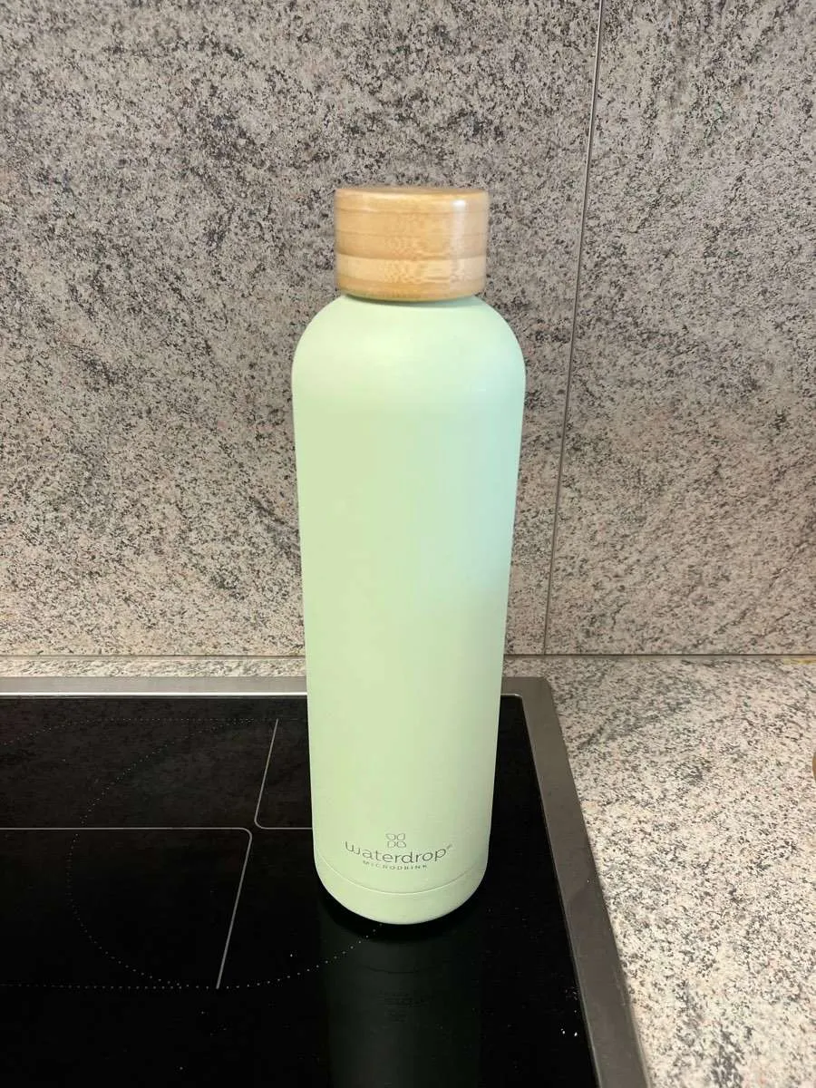 Waterdrop Flasche 1L, € 8,- (2490 Haschendorf)