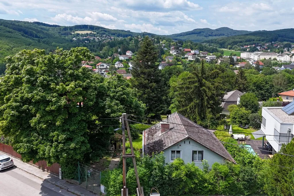 Entzückendes Einfamilienhaus mit großem Südwest-Grundstück und Teilungsmöglichkeit - Widok 3