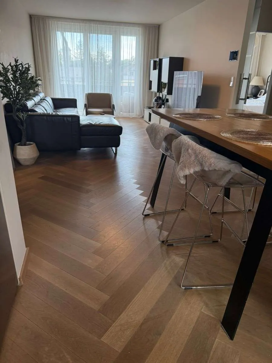 Moderne 4-Zimmer-Eckwohnung mit sonniger Terrasse und Tiefgarage im letzten Obergeschoß - Ansicht 2