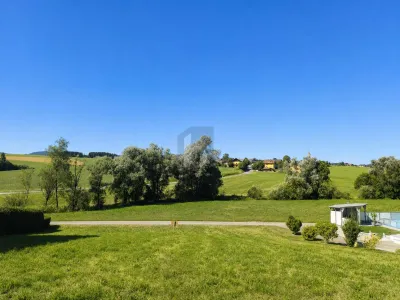 Grundstück kaufen in Vöcklabruck – 1 089 m², € 242.000 – Bild 2 von 3