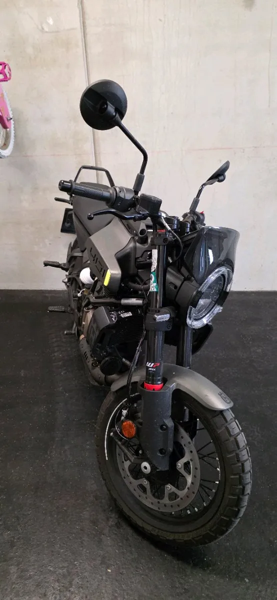 Husqvarna Svartpilen 401