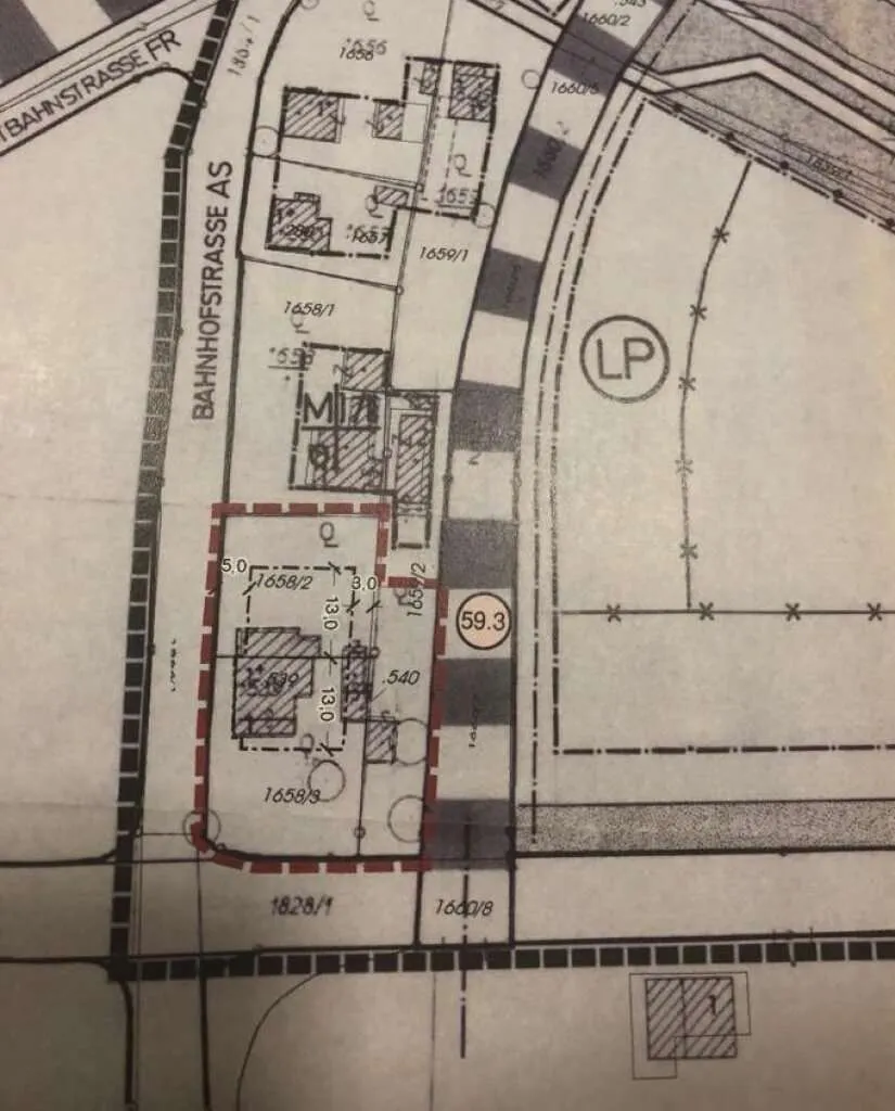 EIN sanierungsbedürftiges BESTANDSHAUS auf ZWEI gut geschnittenen BAUPARZELLEN - Ansicht 3
