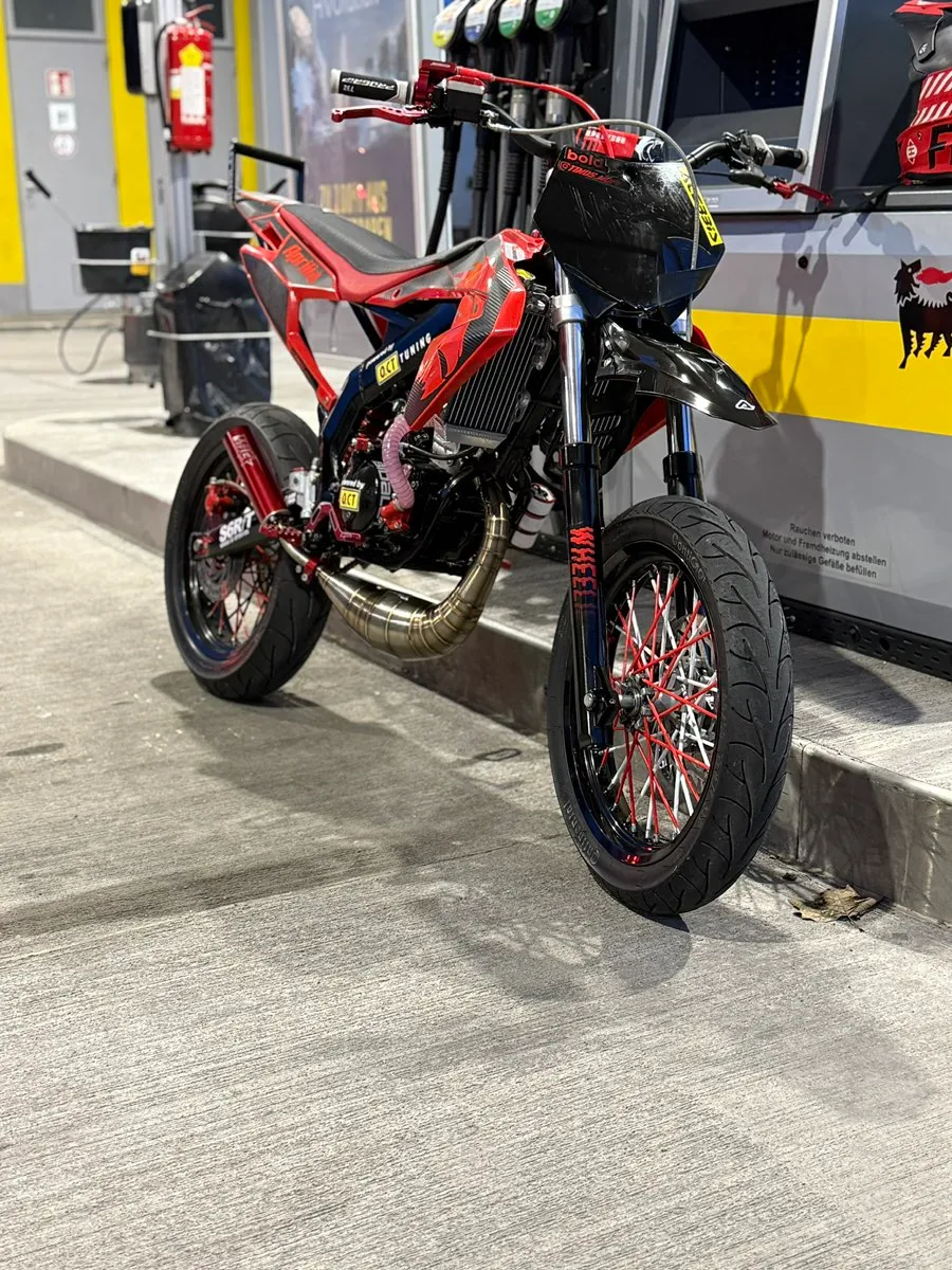 Aprilia SX