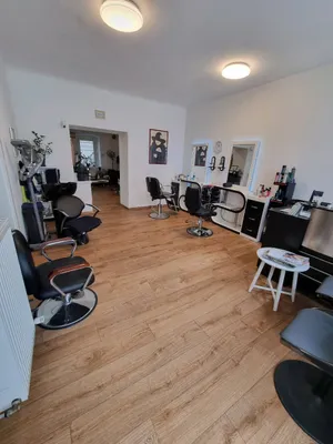 3-Zimmer-Gewerbeimmobilie mieten in Urfahr-Umgebung – 60 m², € 605 – Bild 1 von 5