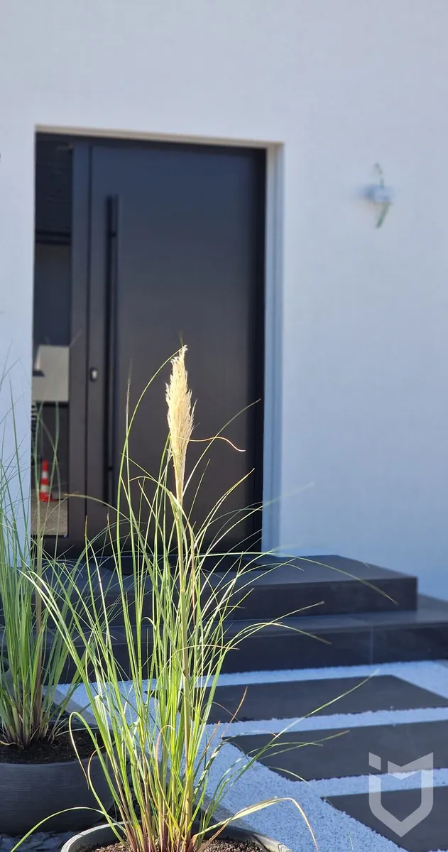 + TRAUMAMBIENTE IN TOPLAGE + LUXURIÖSE DHH MIT POOL UND DESIGNER-EINRICHTUNG ! - Widok 3