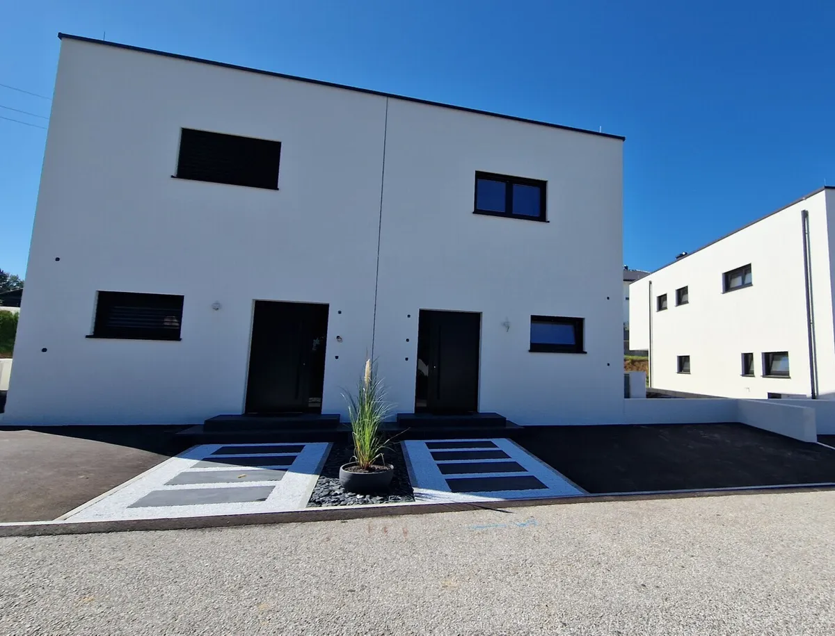+ TRAUMAMBIENTE IN TOPLAGE + LUXURIÖSE DHH MIT POOL UND DESIGNER-EINRICHTUNG ! - Widok 2