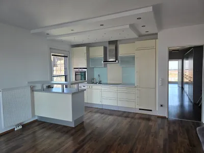Traumhafte, provisionsfreie, frisch renovierte 3-Zimmer-Wohnung mit Split-Klimanalage und Weitblick am Wienerberg
