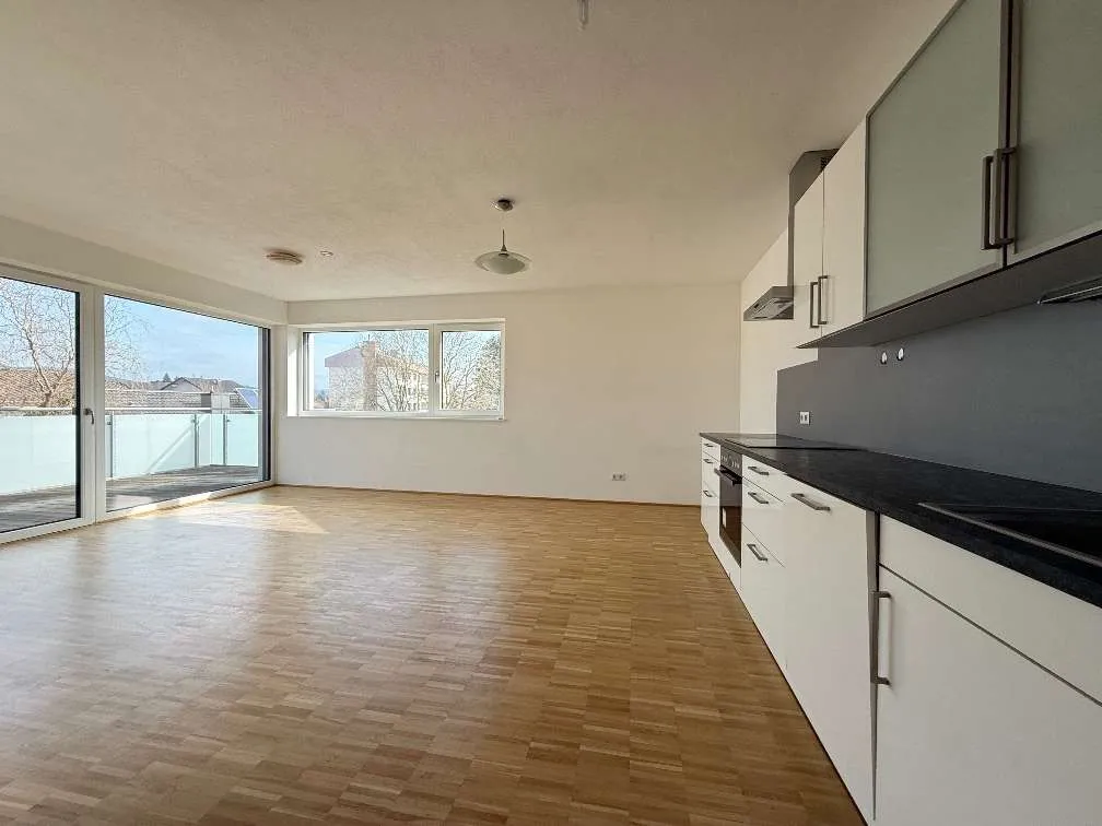 Neuwertige 4-Zimmer-Wohnung (BJ 2017) mit 2 Balkonen/Terrassen, inklusive Carport & Stellplatz in Toplage Mattighofen - Ansicht 3
