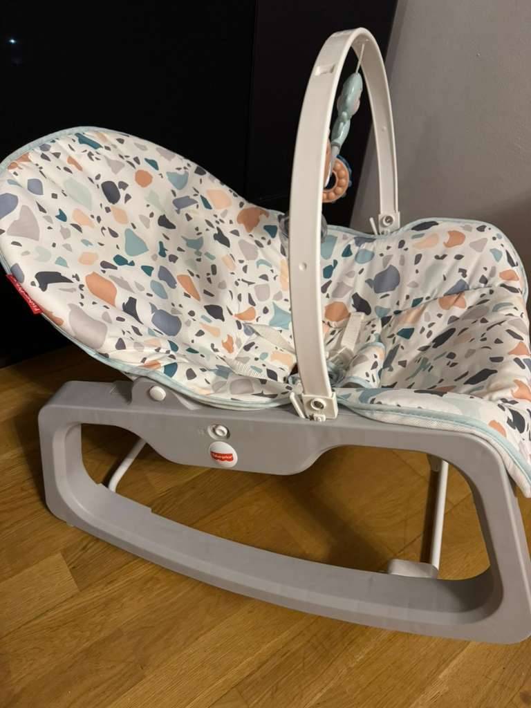 Babywippe Fisher Price mit Vibration bis 20kg, € 19,- (2351 Wiener Neudorf) 