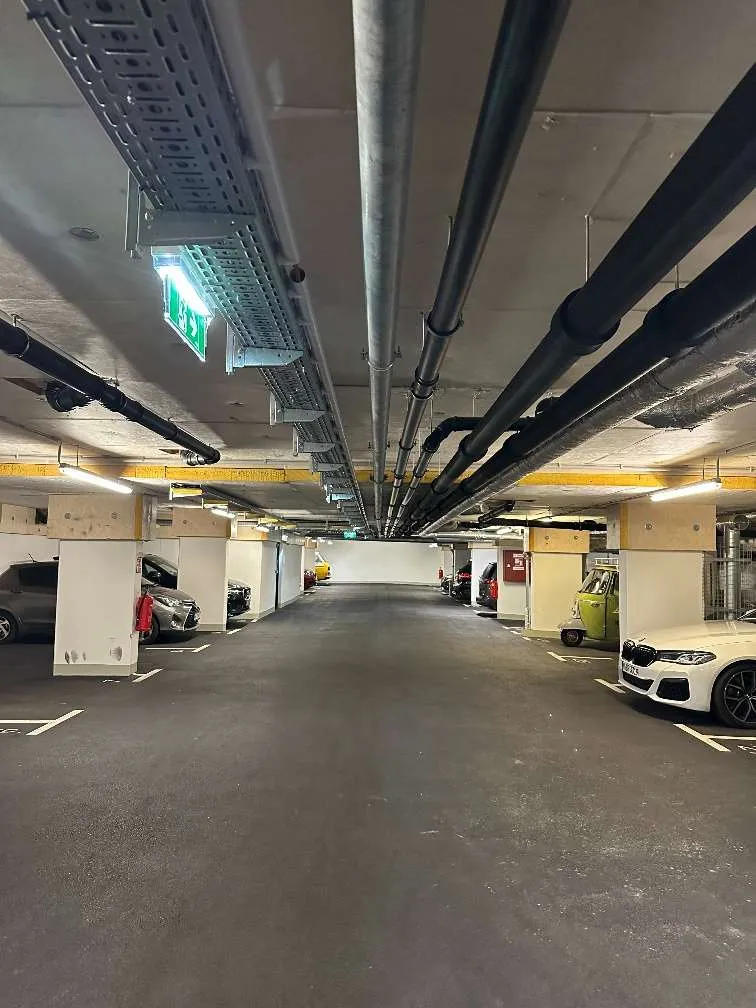 Tiefgaragenstellplatz / Garagenplatz in 1070 Wien Neubau Lindengasse 60 zu vermieten