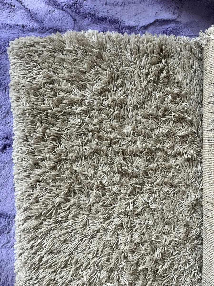 Flauschiger Hochflor Teppich beige hellgrau - IKEA Hampen 140x200cm - Vintage/ Boho Stil, € 19,- (1150 Wien)