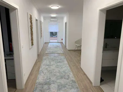 8-Zimmer-Haus kaufen in Wiener Neustadt – 220 m², € 795.000 – Bild 3 von 14