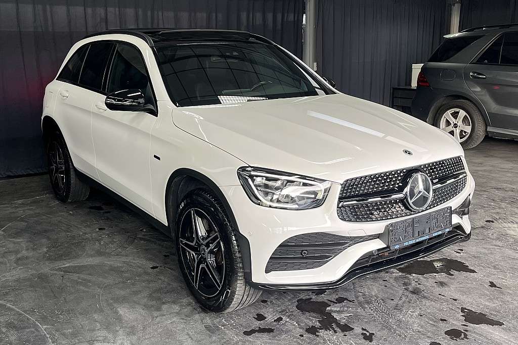 Mercedes-Benz GLC-Klasse GLC 300de,AMG,PANO,RFK,NIGHT PAKET SUV / Geländewagen