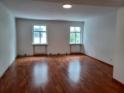 3-Zimmer-Wohnung mieten in Wiener Neustadt – 119 m², € 1.080 – Bild 4 von 8