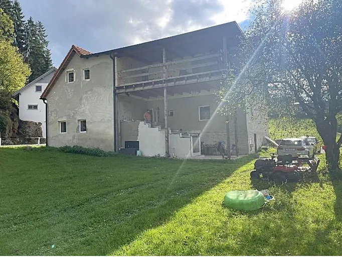 Teilsaniertes Einfamilienhaus - Ansicht 2
