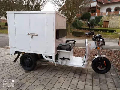 Elektro Lastenfahrrad mit Box Transporter / Kastenwagen