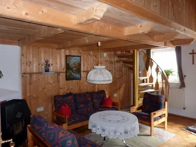 5-Zimmer-Wohnung mieten in Lienz – 64 m², € 880 – Bild 3 von 8