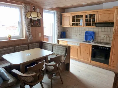 5-Zimmer-Wohnung mieten in Lienz – 64 m², € 880 – Bild 2 von 8